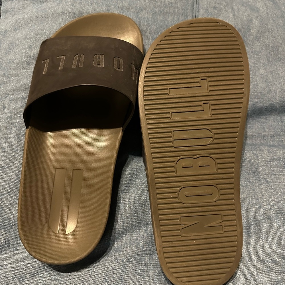 NOBULL new Men/Women Black & ODB Green Slide Sandals, men size 6, women size 7.5 - Picture 2 of 3